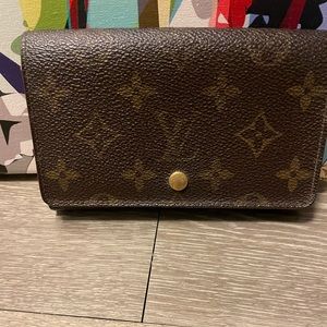 Auth Louis Vuitton wallet